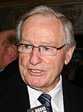 https://upload.wikimedia.org/wikipedia/commons/thumb/b/bb/Jim_Bolger_at_press_conference_cropped.jpg/120px-Jim_Bolger_at_press_conference_cropped.jpg